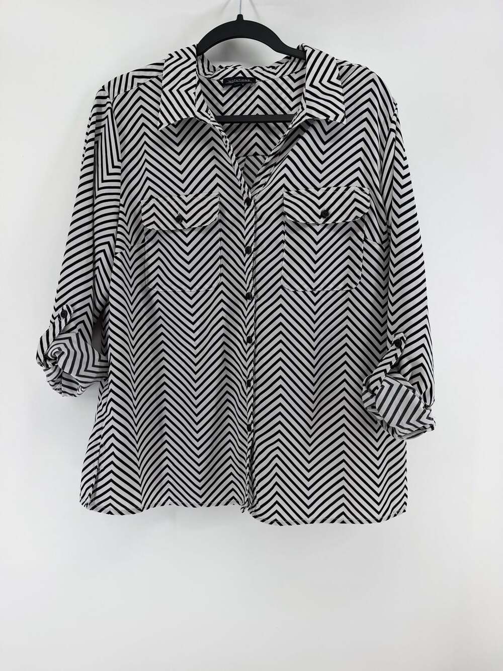 Notations Black & White Chevron Button Front Blouse Size L Roll Tab Sleeve
